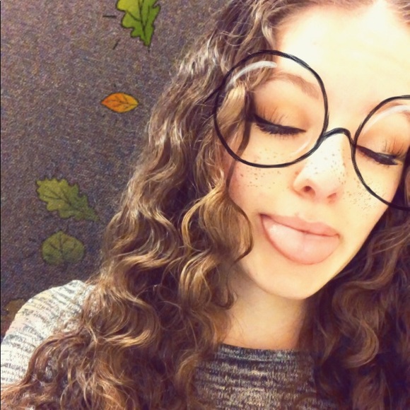 Meet your Posher, Brielle - Picture 1 of 1